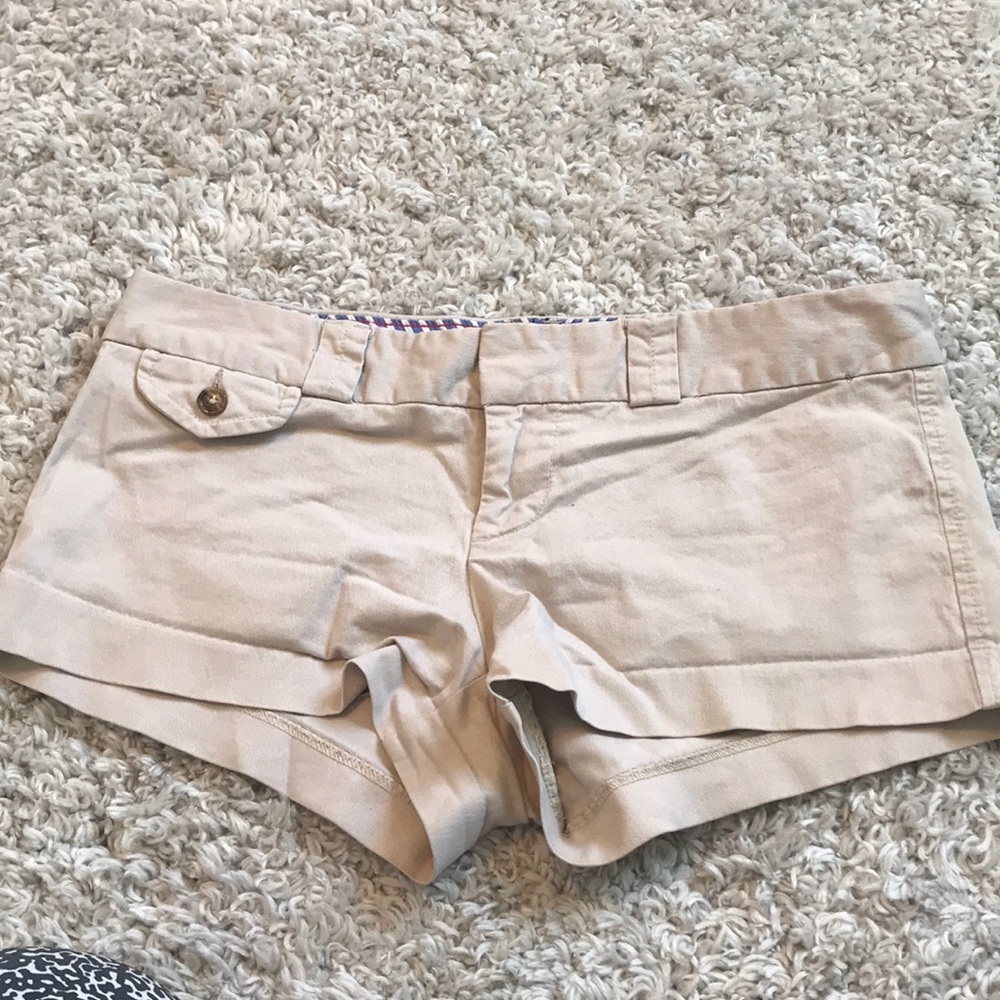 Beige khaki shorts